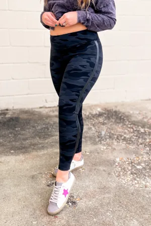 DEAL | Farrah Leggings, Black Camo